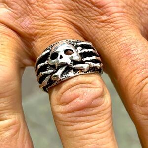 Vintage G&S Gordon & Smith 1984 skull biker ring size 12